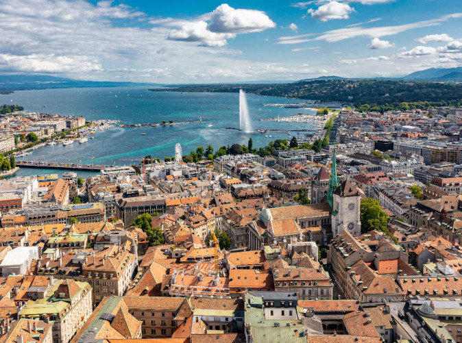 0040_Schoene Aussichten Touristik_ST_3x2_Geneva-Drones-Panorama_95297